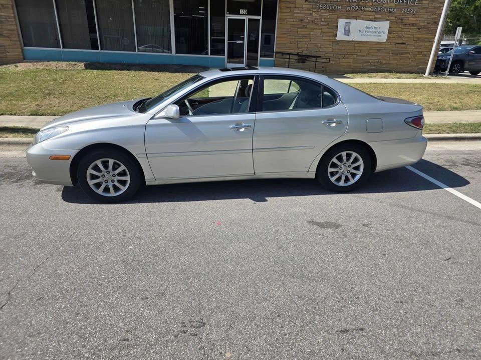 2002 Lexus ES 4th Gen - Image 10 of 13