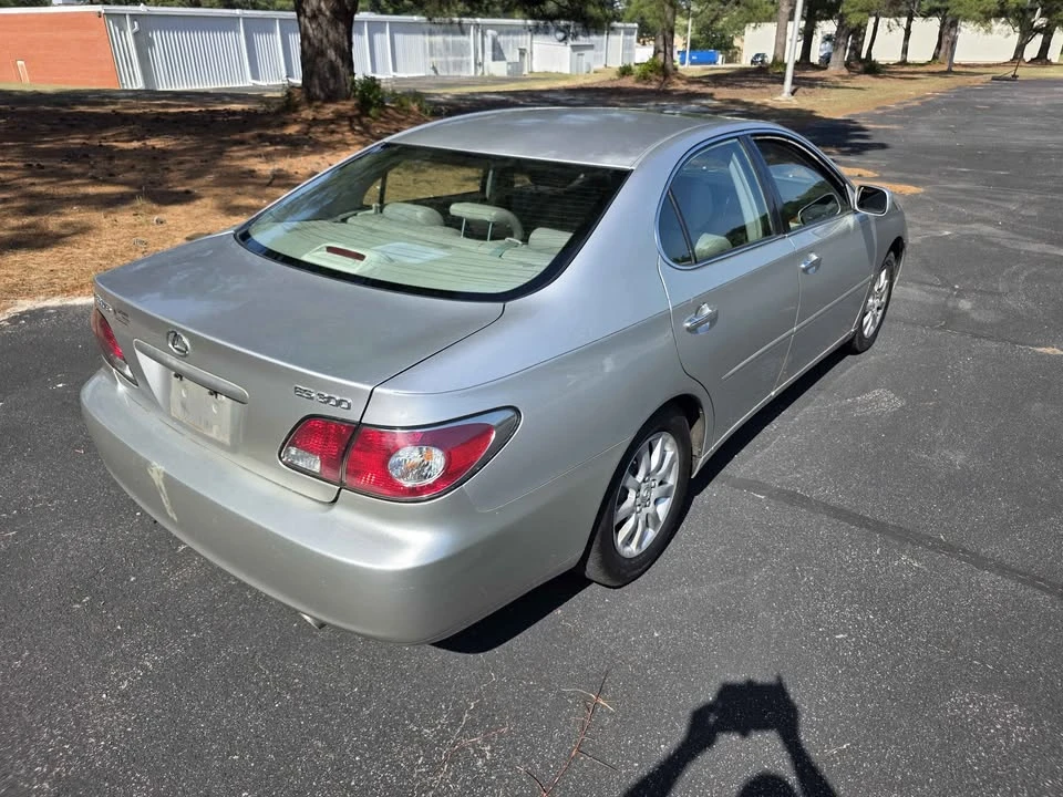 2002 Lexus ES 4th Gen - Image 3 of 13