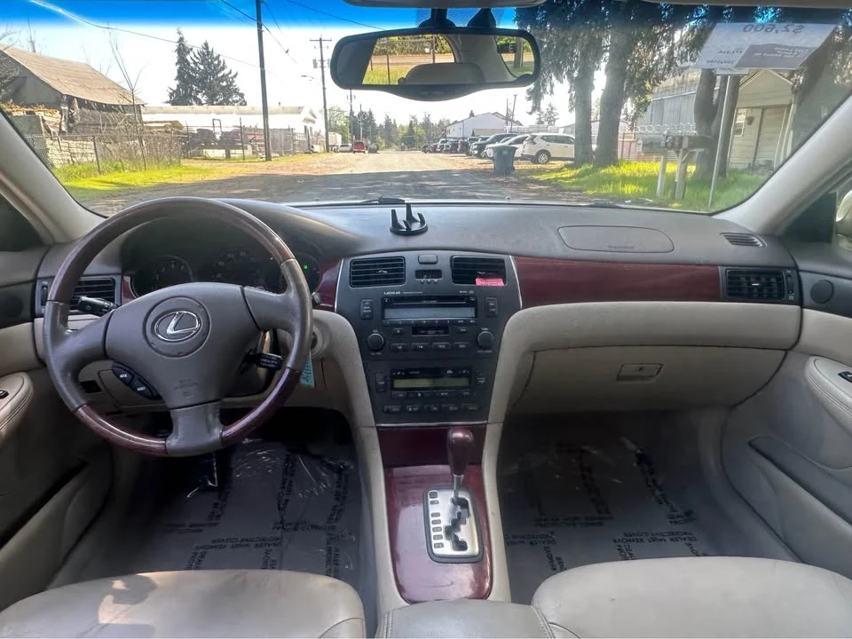 2002 Lexus ES 4th Gen - Image 9 of 13