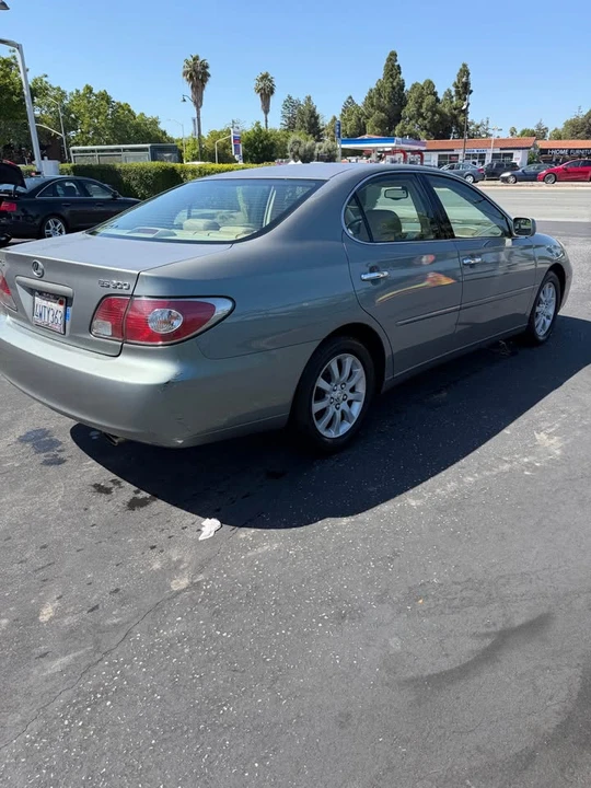 2002 Lexus ES 4th Gen - Image 5 of 9