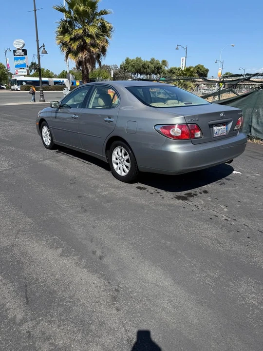 2002 Lexus ES 4th Gen - Image 3 of 9