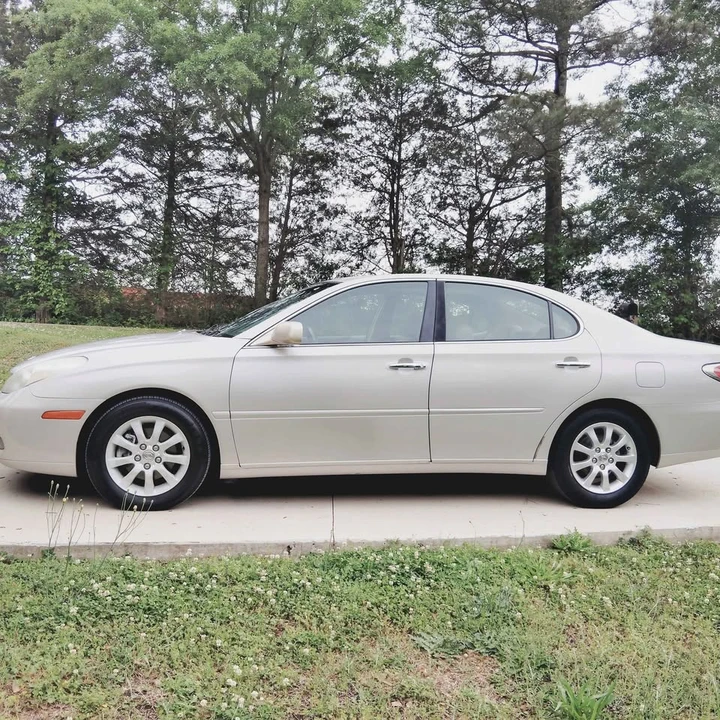 2002 Lexus ES 4th Gen - Image 9 of 17