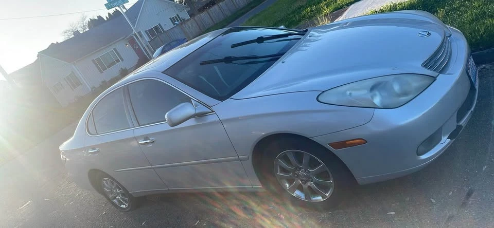 2002 Lexus ES 4th Gen - Image 2 of 4