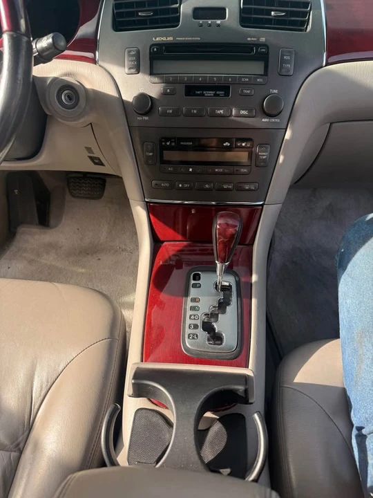 2002 Lexus ES 4th Gen - Image 6 of 10
