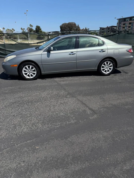 2002 Lexus ES 4th Gen - Image 2 of 9