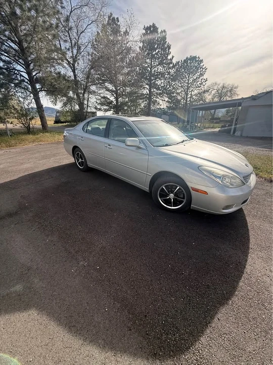 2002 Lexus ES 4th Gen - Image 2 of 10