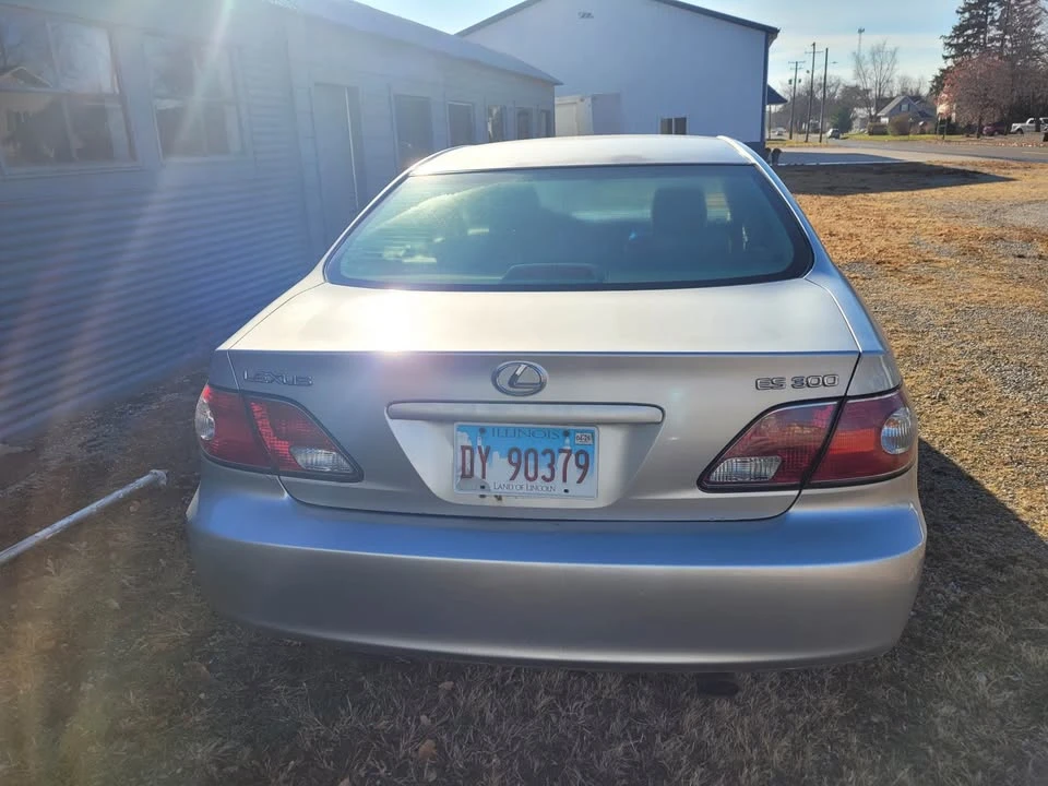 2002 Lexus ES 4th Gen - Image 4 of 10