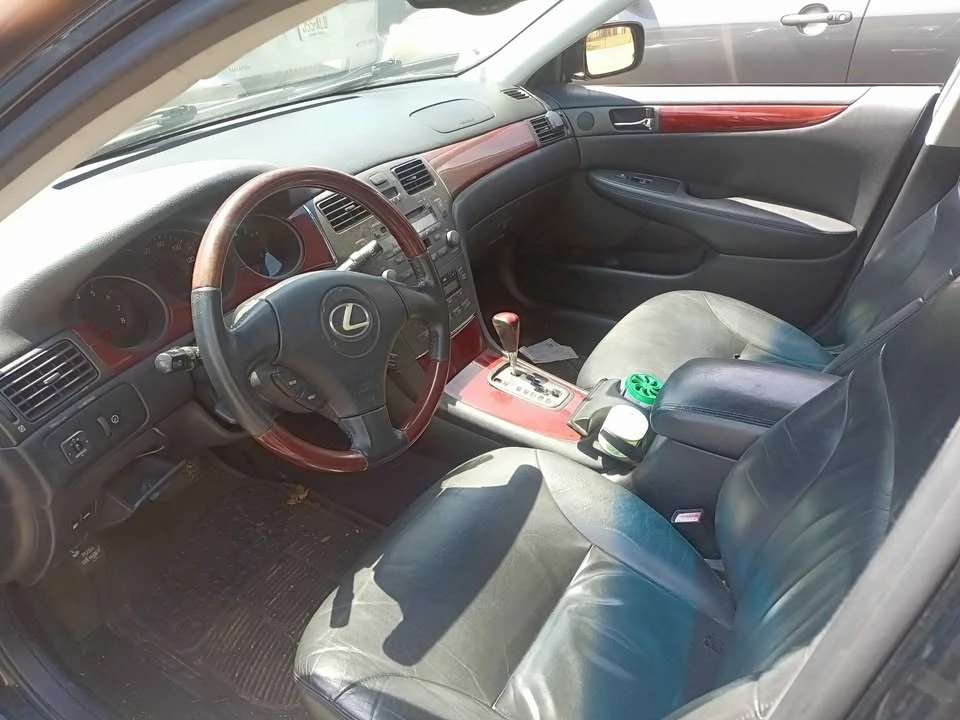 2002 Lexus ES 4th Gen - Image 17 of 20