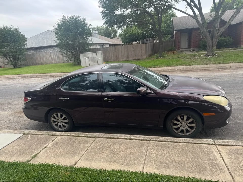 2002 Lexus ES 4th Gen - Image 2 of 11