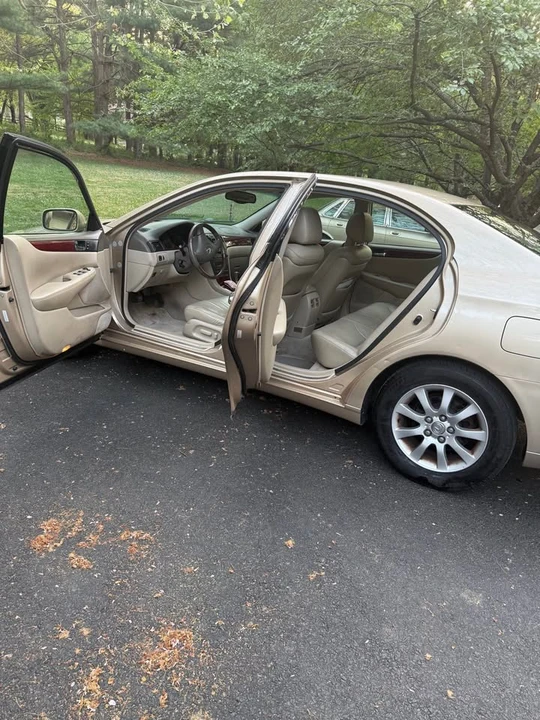 2002 Lexus ES 4th Gen - Image 3 of 4