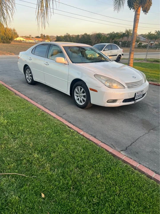 2002 Lexus ES 4th Gen - Image 2 of 9