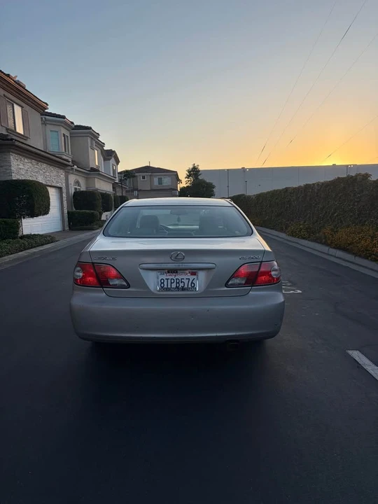 2002 Lexus ES 4th Gen - Image 3 of 14