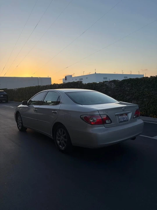 2002 Lexus ES 4th Gen - Image 2 of 14