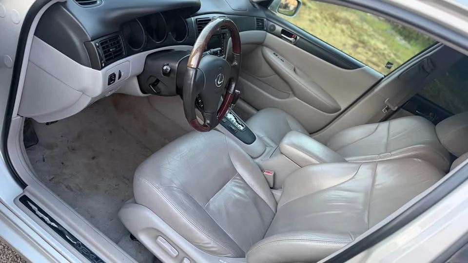 2002 Lexus ES 4th Gen - Image 9 of 11