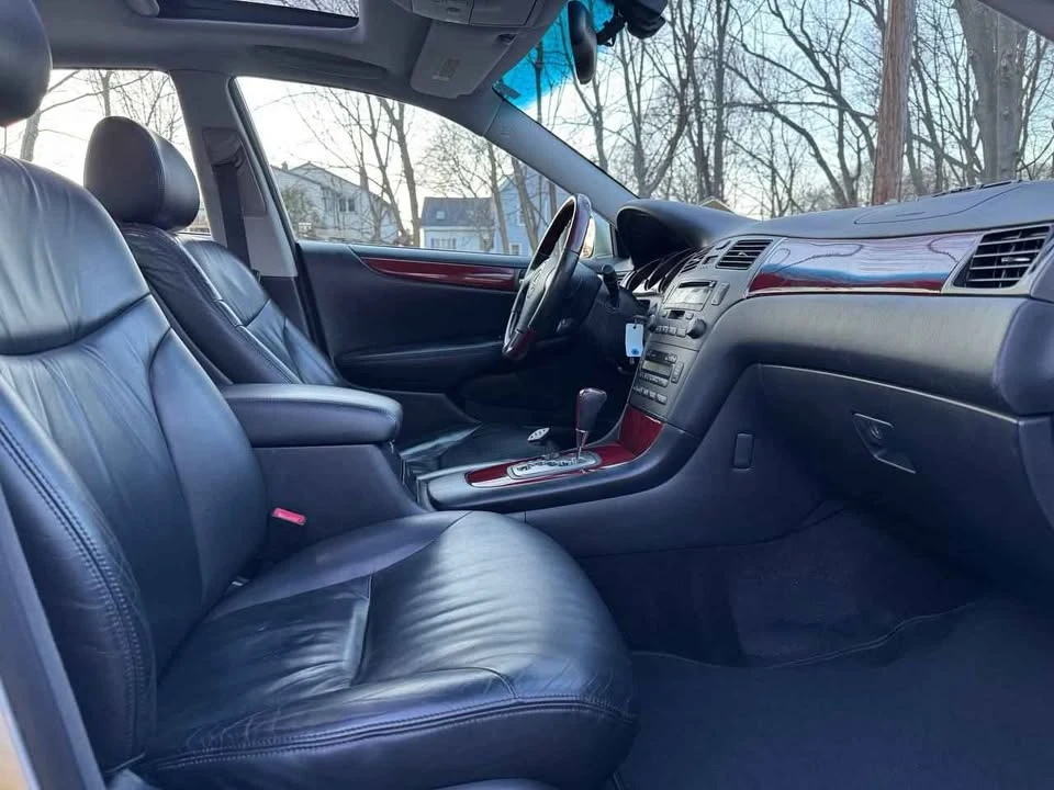 2002 Lexus ES 4th Gen - Image 11 of 20