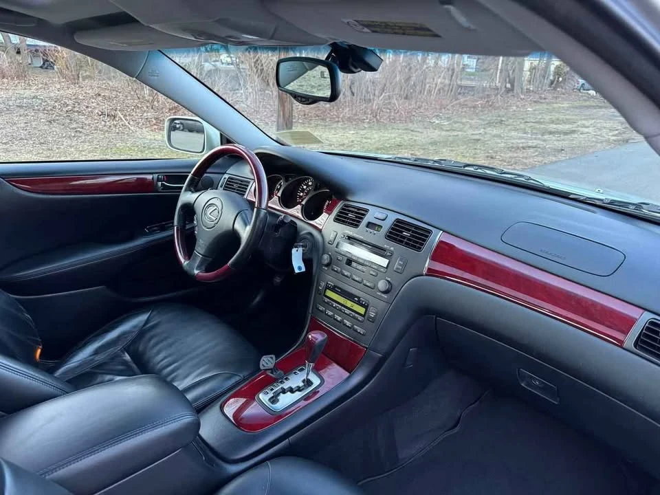 2002 Lexus ES 4th Gen - Image 13 of 20