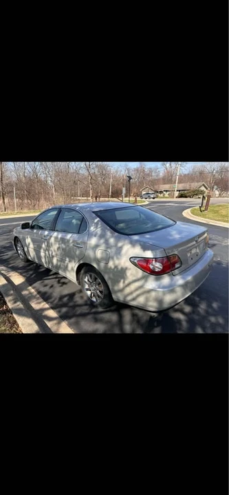 2002 Lexus ES 4th Gen - Image 11 of 20