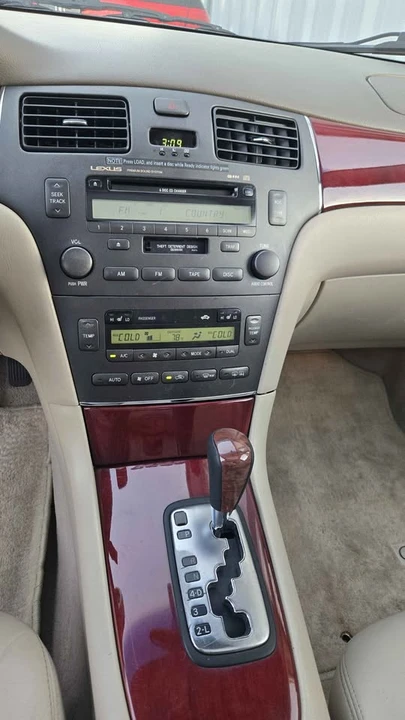 2002 Lexus ES 3rd Gen - Image 15 of 20