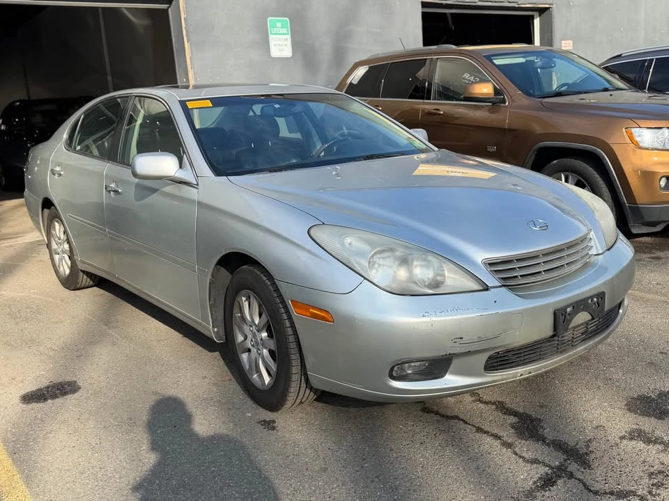 2002 Lexus ES 4th Gen - Image 3 of 12