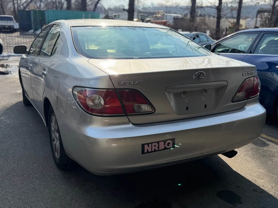 2002 Lexus ES 4th Gen - Image 6 of 12