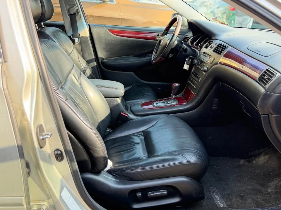2002 Lexus ES 4th Gen - Image 10 of 12