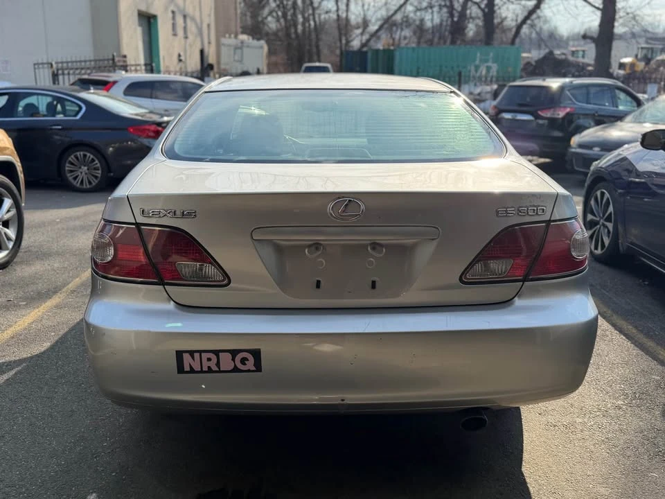 2002 Lexus ES 4th Gen - Image 5 of 12