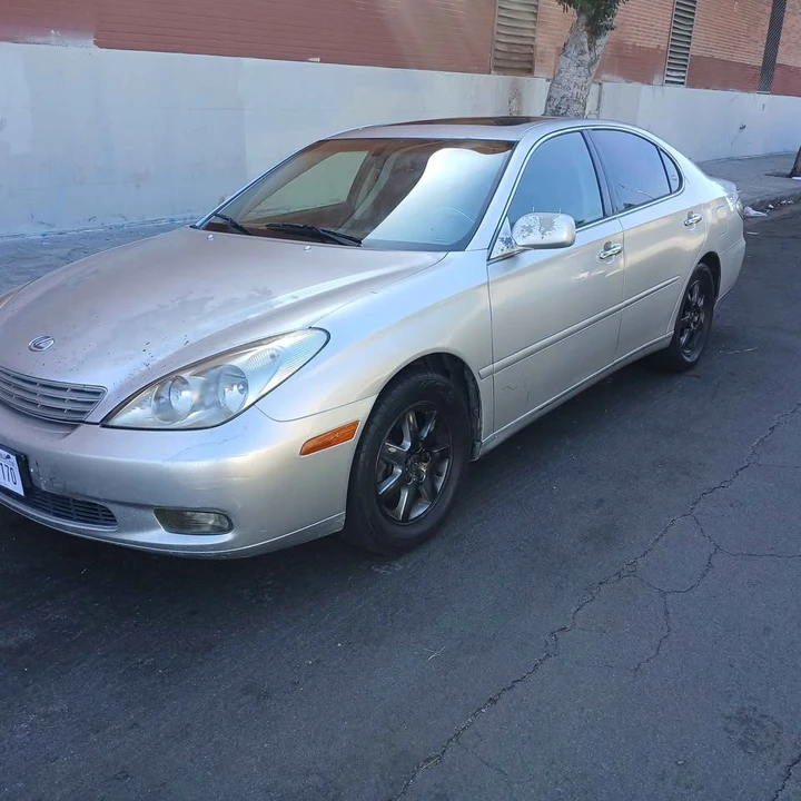 2002 Lexus ES 3rd Gen - Image 4 of 13
