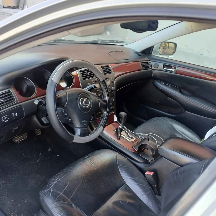2002 Lexus ES 3rd Gen - Image 12 of 13
