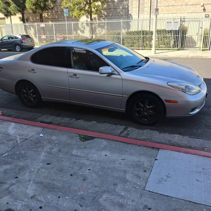 2002 Lexus ES 3rd Gen - Image 3 of 13