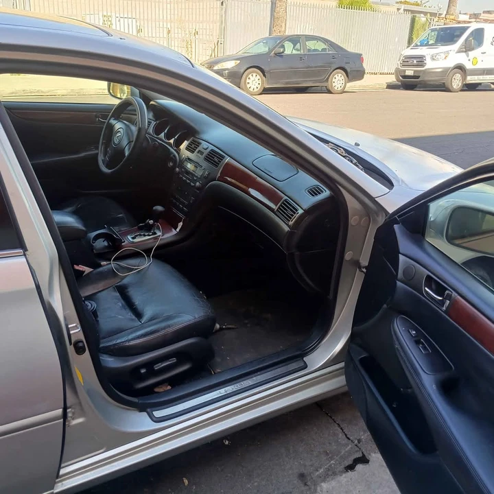 2002 Lexus ES 3rd Gen - Image 11 of 13