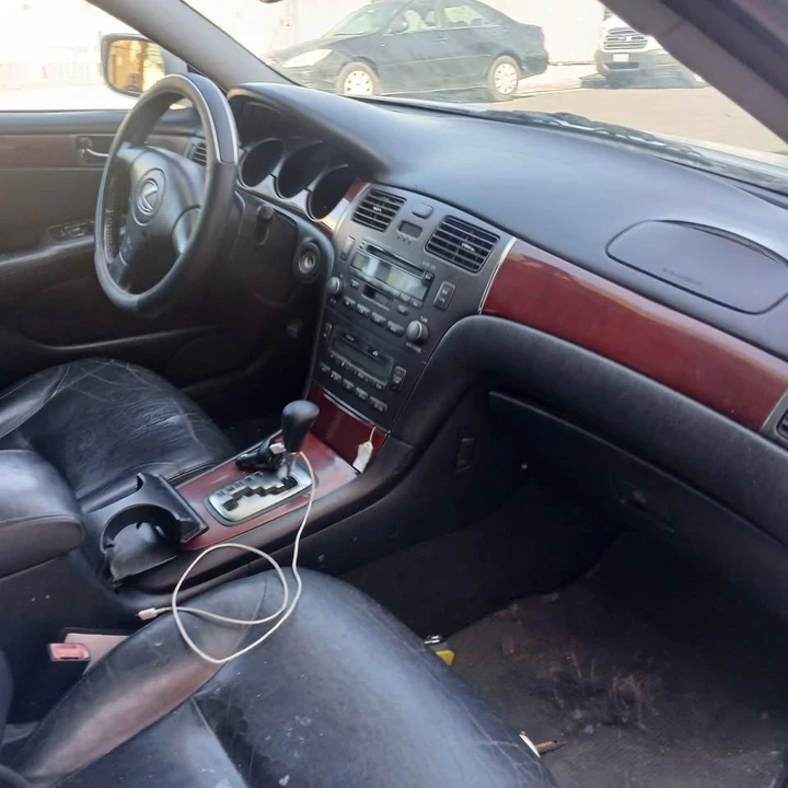 2002 Lexus ES 3rd Gen - Image 13 of 13