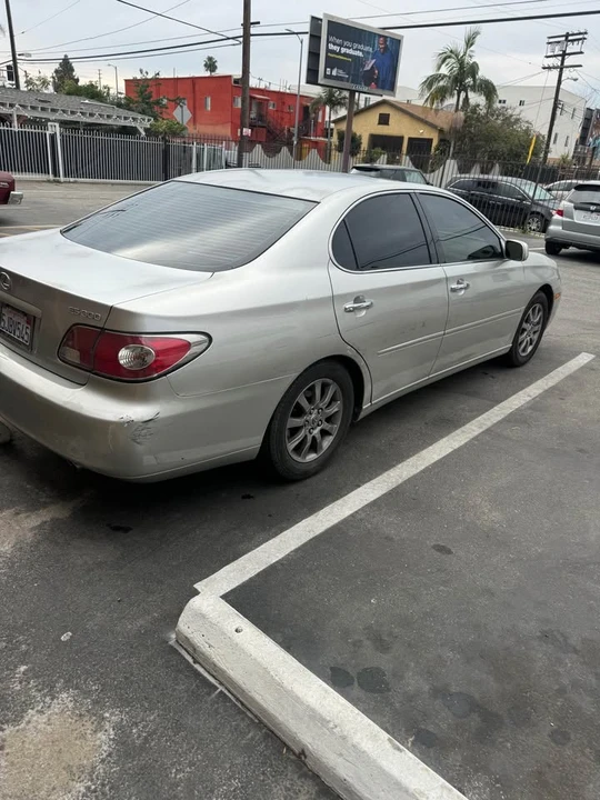 2002 Lexus ES 3rd Gen - Image 3 of 11