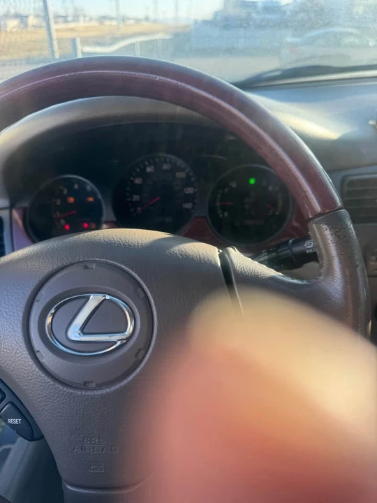 2002 Lexus ES 3rd Gen - Image 8 of 8