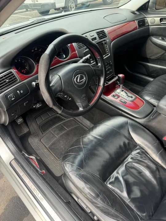 2002 Lexus ES 3rd Gen - Image 8 of 11