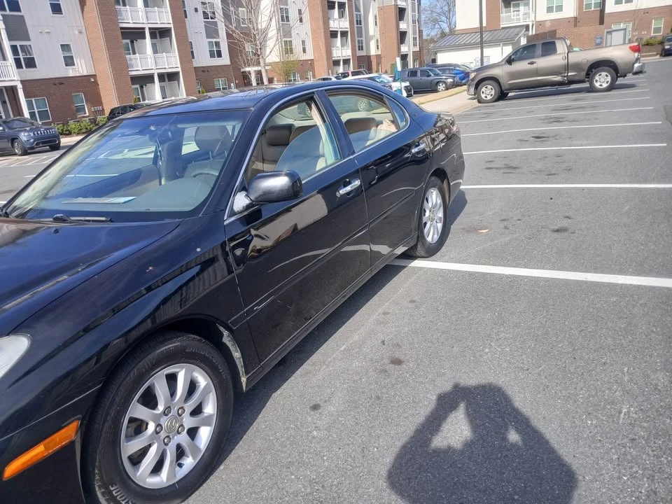 2002 Lexus ES 4th Gen - Image 2 of 15