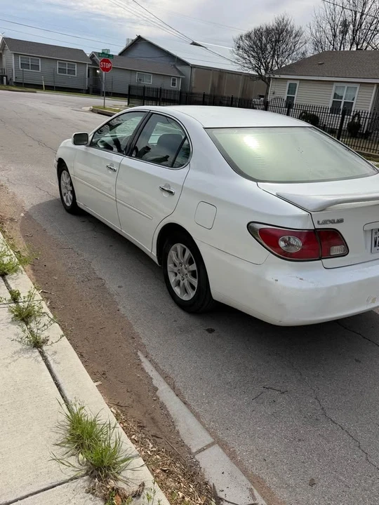 2002 Lexus ES 4th Gen - Image 11 of 11