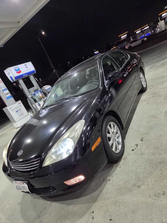 2002 Lexus ES 4th Gen - Image 2 of 14