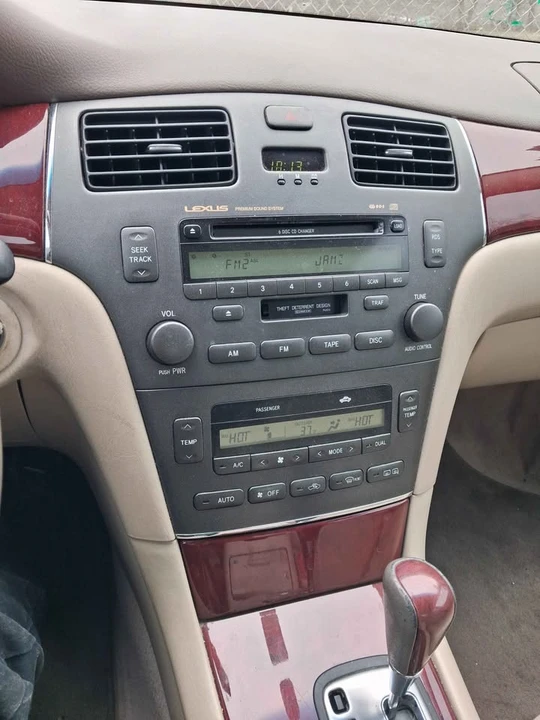 2002 Lexus ES 4th Gen - Image 8 of 9