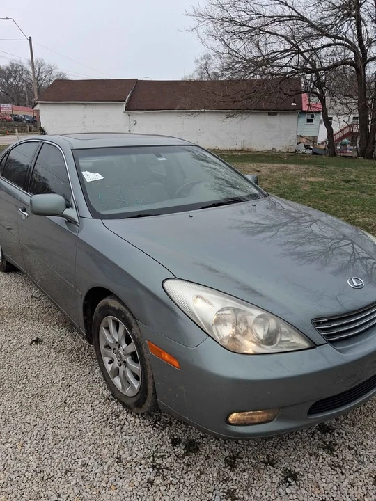 2002 Lexus ES 4th Gen - Image 2 of 9