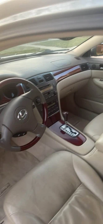 2002 Lexus ES 4th Gen - Image 7 of 14