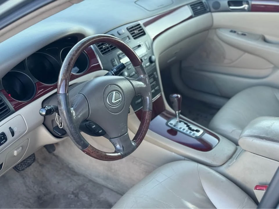 2002 Lexus ES 4th Gen - Image 9 of 13