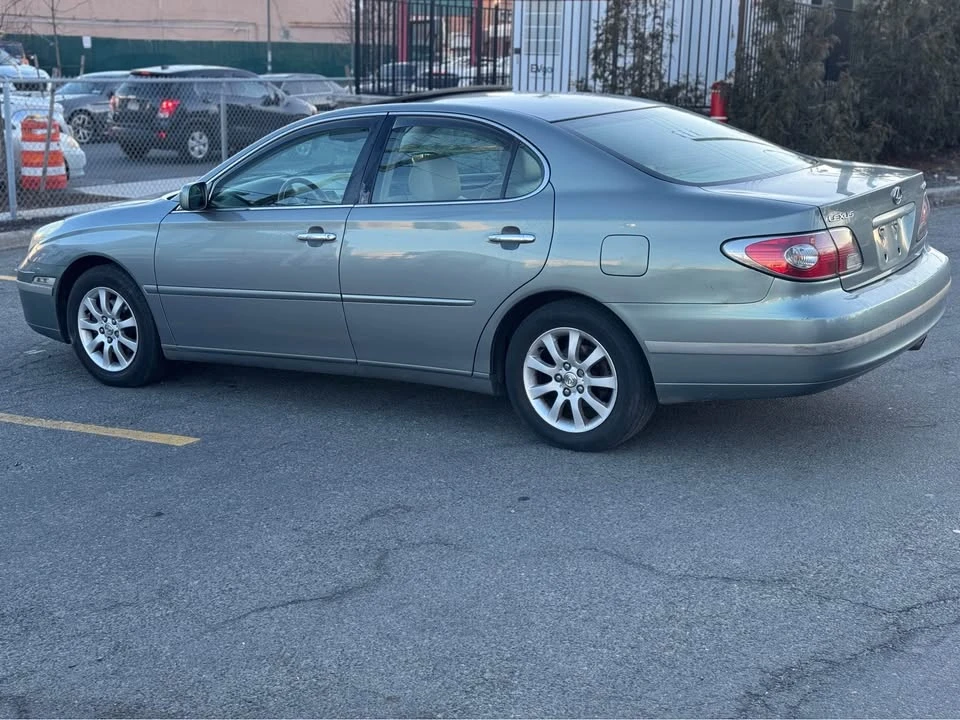 2002 Lexus ES 4th Gen - Image 8 of 13