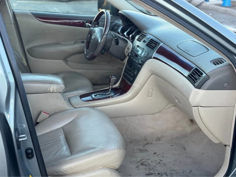 2002 Lexus ES 4th Gen - Image 12 of 13