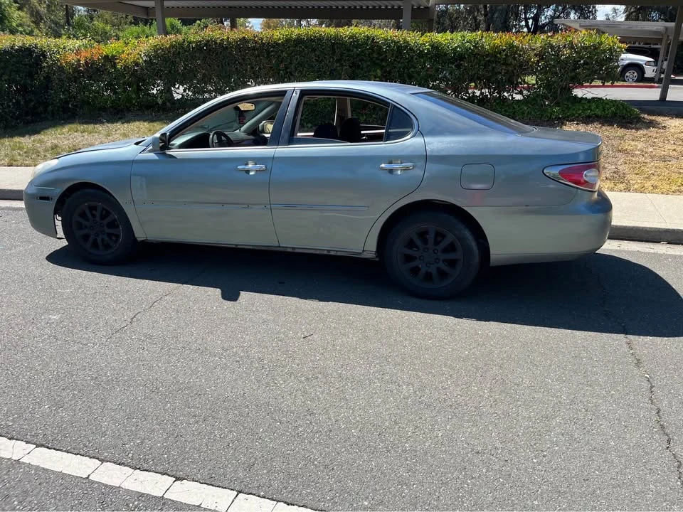 2002 Lexus ES 4th Gen - Image 2 of 6