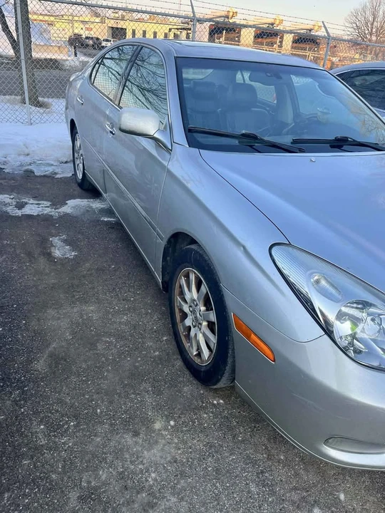 2002 Lexus ES 4th Gen - Image 5 of 12