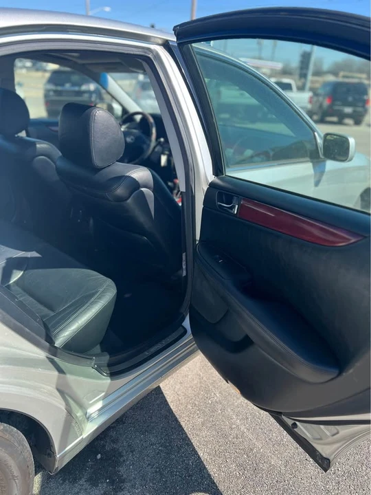 2002 Lexus ES 4th Gen - Image 11 of 16