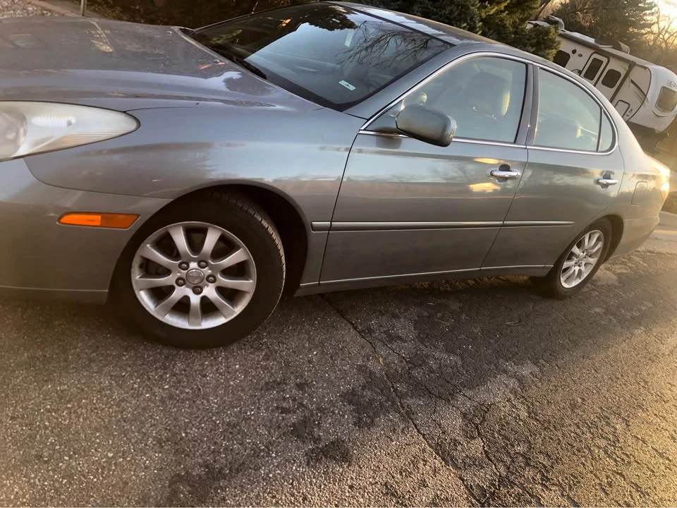2002 Lexus ES 3rd Gen - Image 2 of 8
