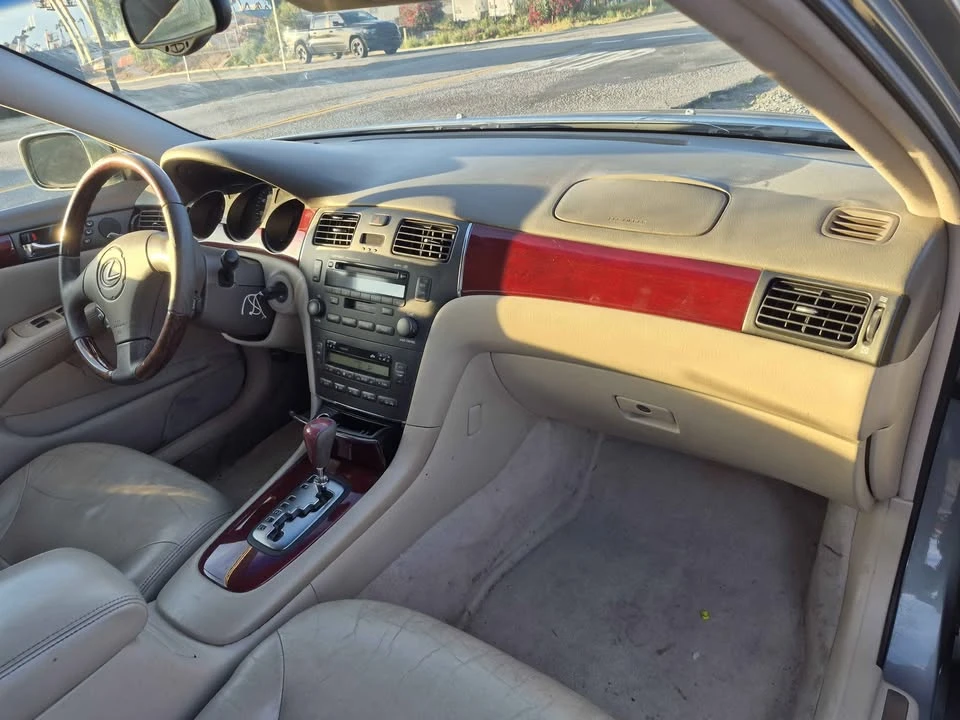 2002 Lexus ES 4th Gen - Image 9 of 9