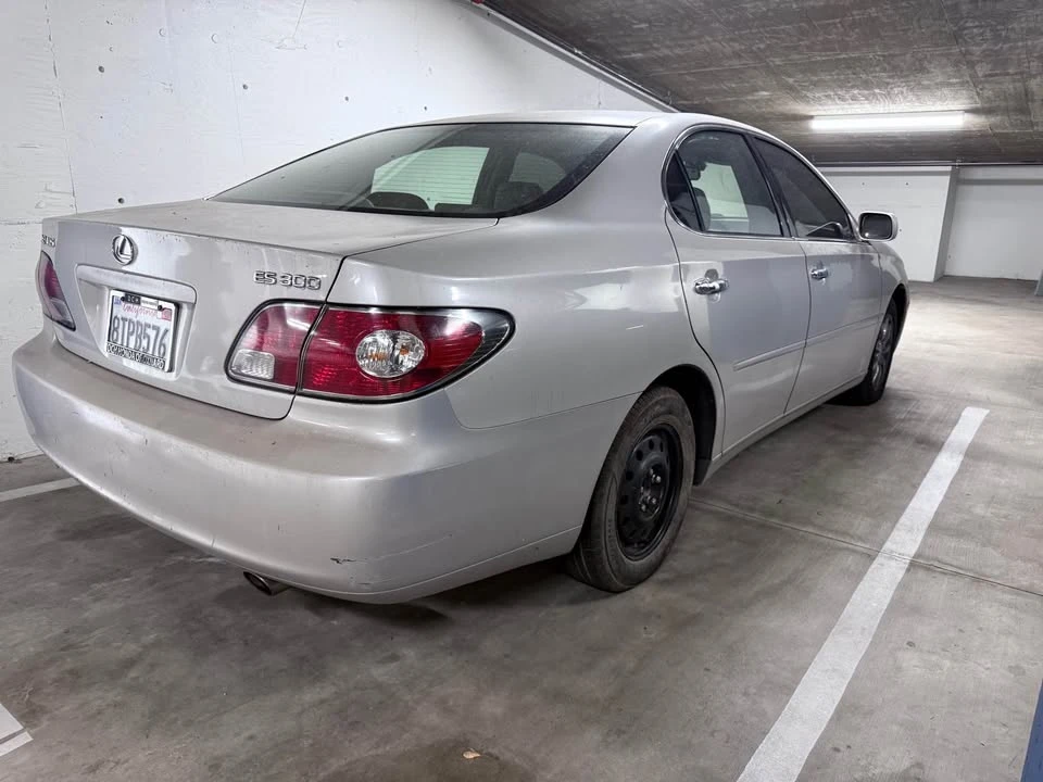 2002 Lexus ES 4th Gen - Image 2 of 10