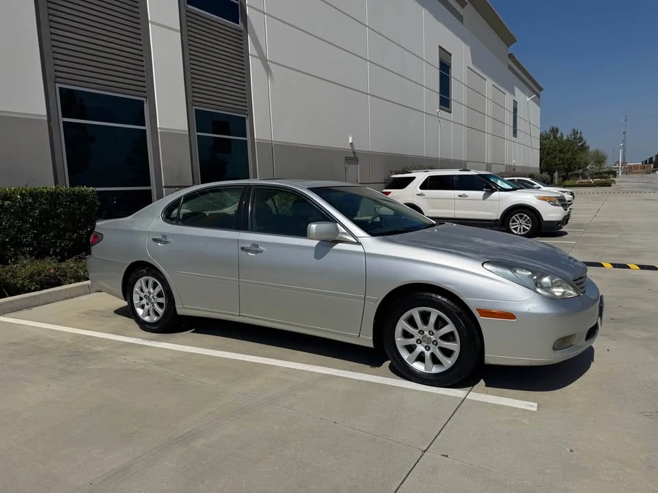 2002 Lexus ES 4th Gen - Image 13 of 20